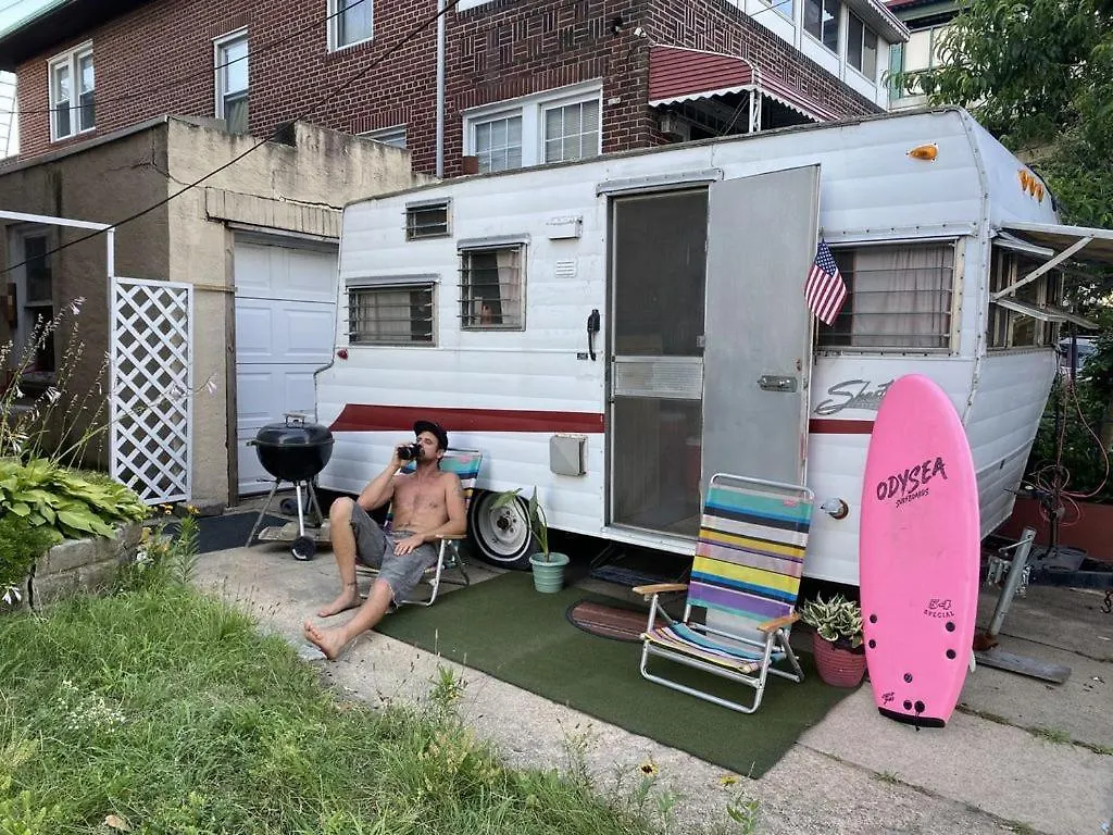 60S Surf Camper With Nyc Skyline View In Rockaway Beach New York Chalet